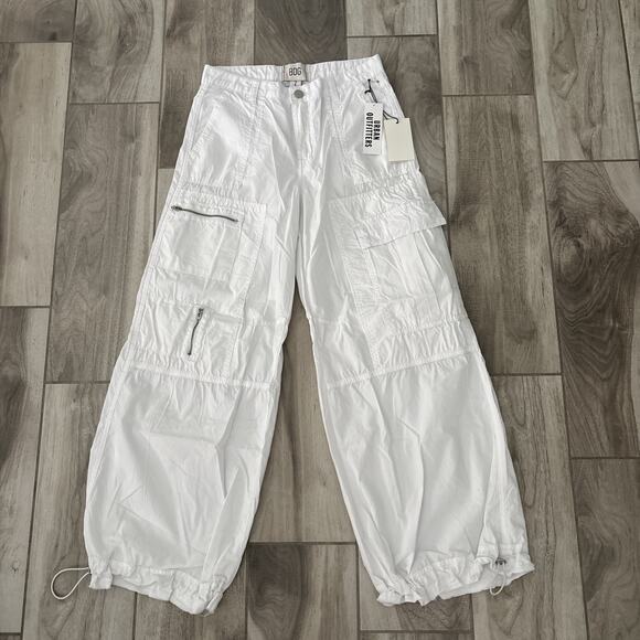 BDG Urban Outfitters Y2K Cargo Pants Size 2 White Low Rise Baggy 30” In NWT - Picture 1 of 10